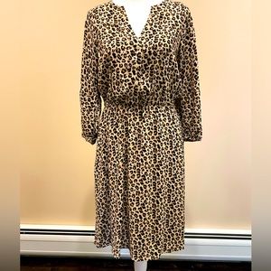 Cheetah print dress with pockets